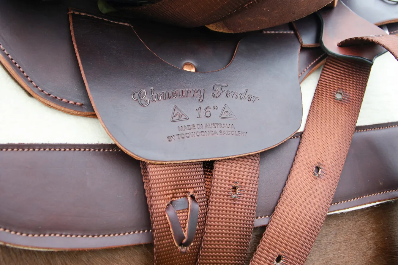 Cloncurry Fender Saddle – Fully Mounted - Image 4